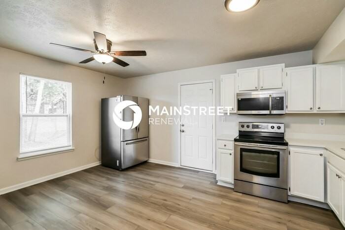 8007 Apple Valley Drive - Photo 6 of 19