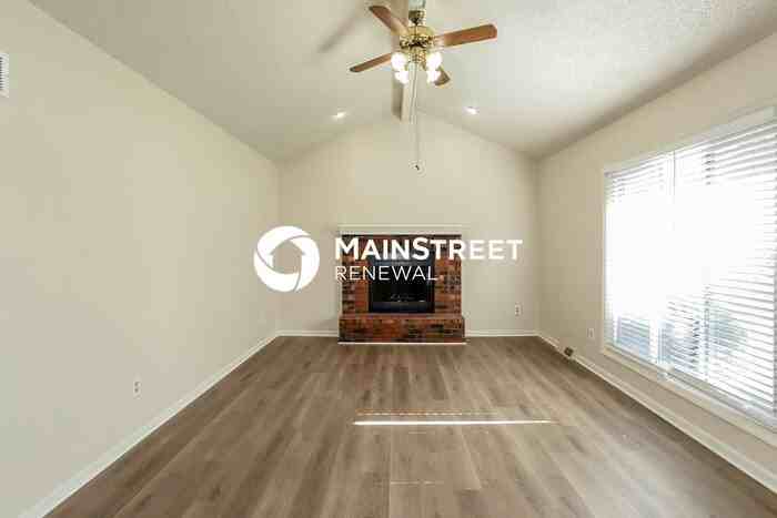 1606 Ne 112th Ter - Photo 2 of 19