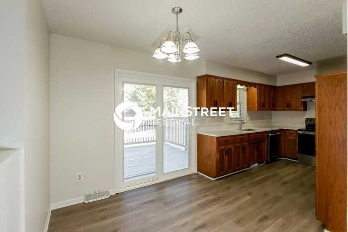 1606 Ne 112th Ter - Photo 5 of 19