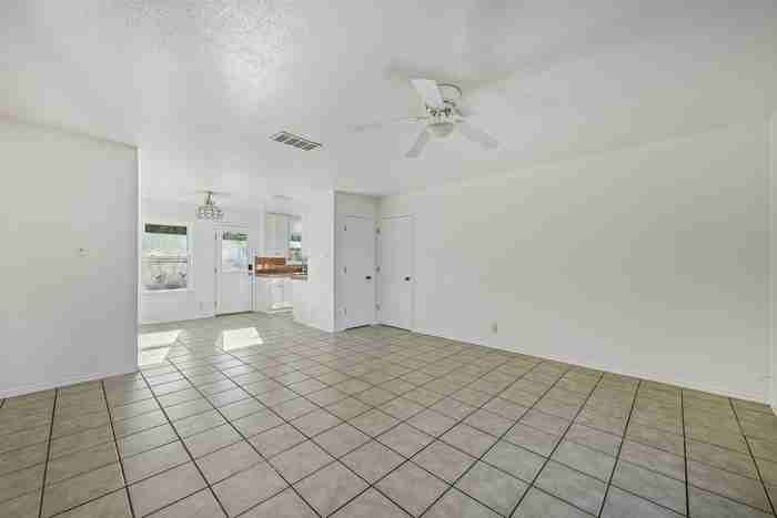 3007 Steck Ave - Photo 2 of 14