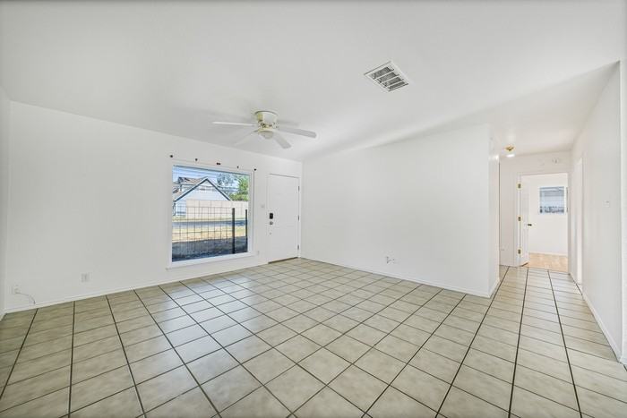 3007 Steck Ave - Photo 6 of 14