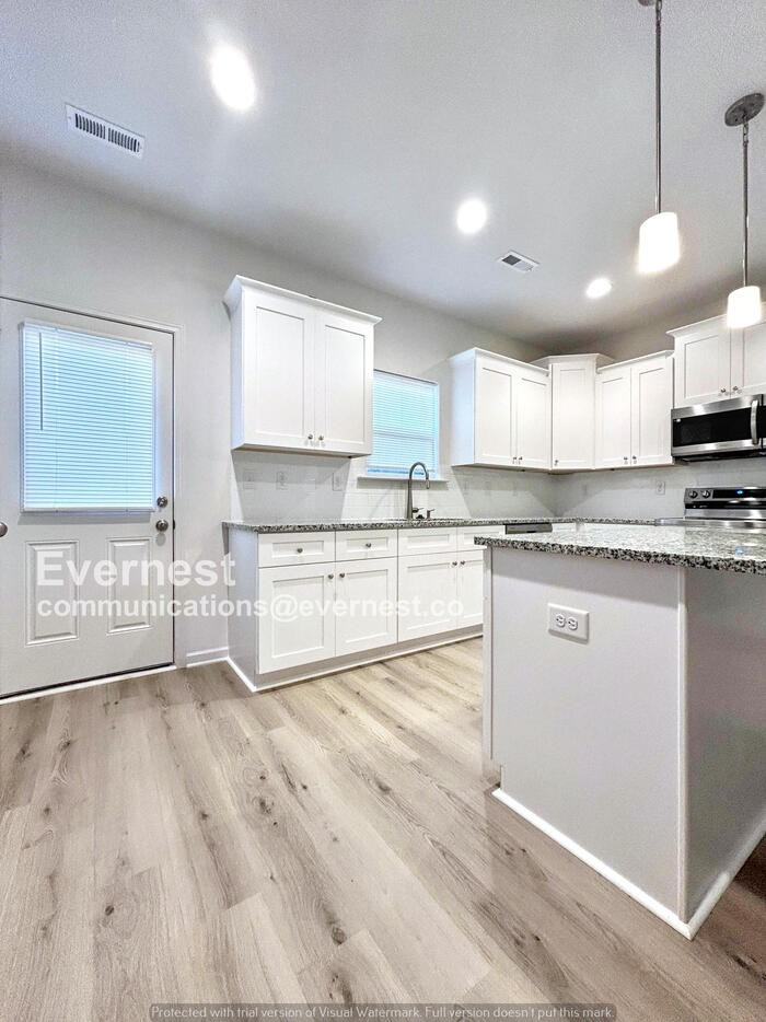 413 S Davis St - Photo 2 of 21