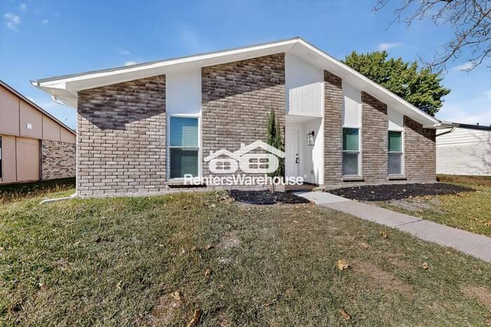 430 Cambria Dr - Photo 4 of 38