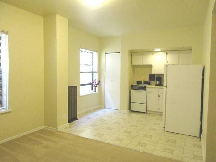 2015 Nw Kearney St #205 - Photo 2 of 9