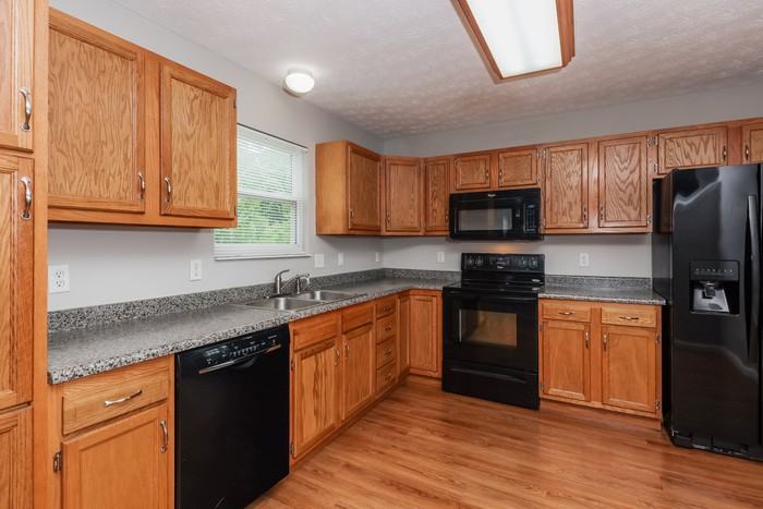 5753 Ericsson Way - Photo 6 of 13