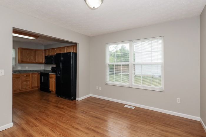 5753 Ericsson Way - Photo 7 of 13