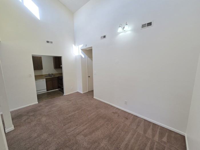 174 S Kentucky Ave - Photo 5 of 18