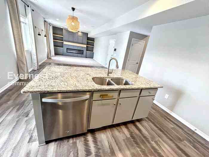 6047 Mumford Dr - Photo 4 of 23