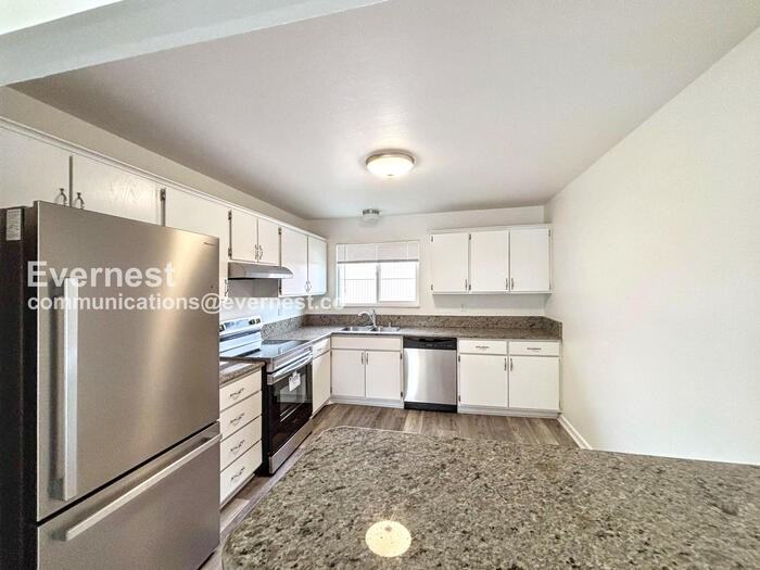 739 43rd Ave - Photo 2 of 17