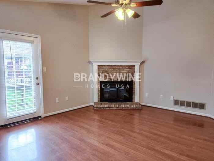 460 Polk Manor Dr - Photo 4 of 20