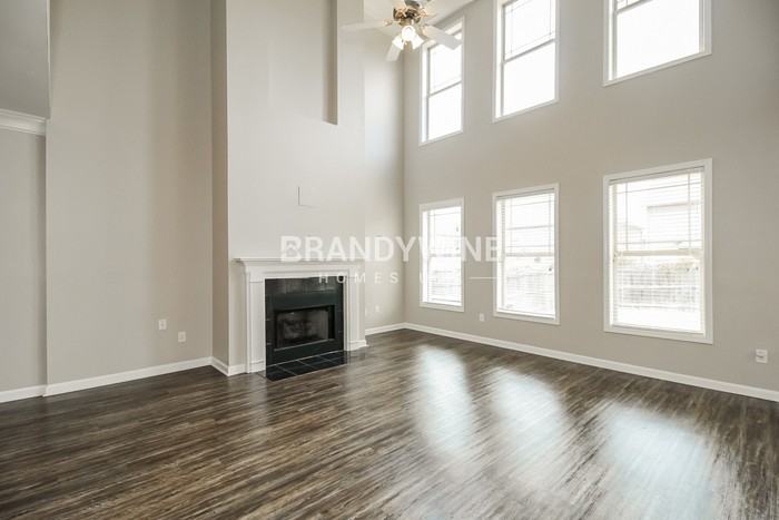 7697 Battle Way - Photo 4 of 25