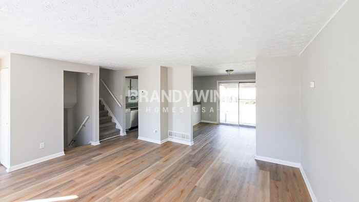 3225 Valley Bend Rd - Photo 3 of 17