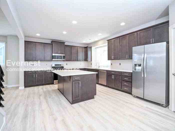 1621 Seattle Hill Rd - Photo 3 of 28