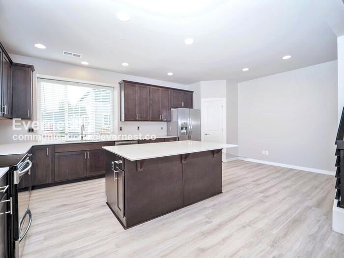 1621 Seattle Hill Rd - Photo 4 of 28