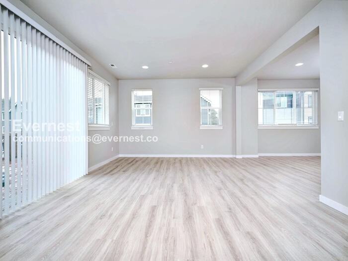 1621 Seattle Hill Rd - Photo 7 of 28