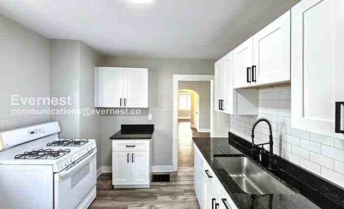 464 E Oakland Ave - Photo 4 of 20