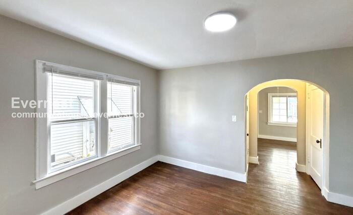 464 E Oakland Ave - Photo 7 of 20