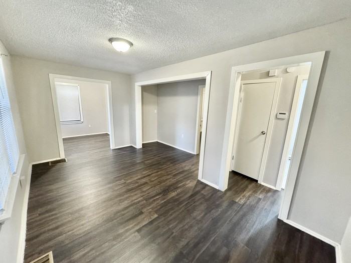 655 Granada Rd - Photo 5 of 26