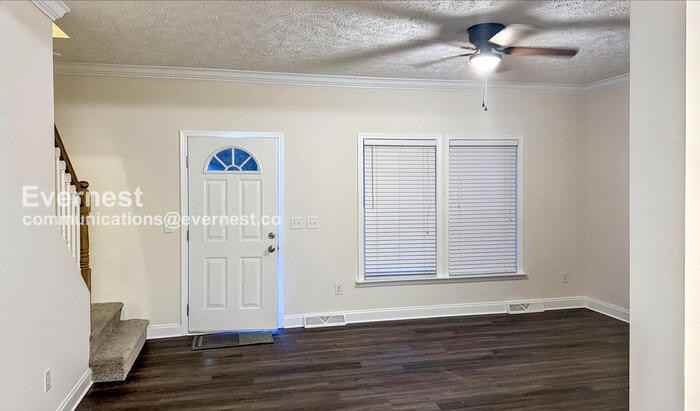 1805 S Mayflower Dr - Photo 3 of 19