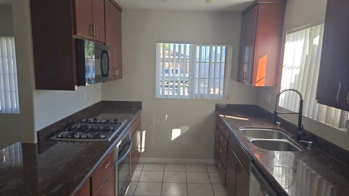 2391 Heather St - Photo 7 of 18