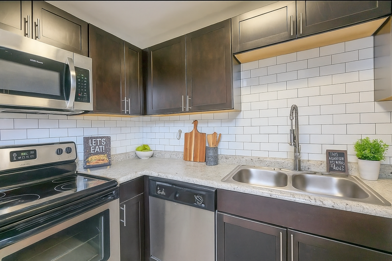 205 Se 16th Ave #11 - Photo 4 of 19