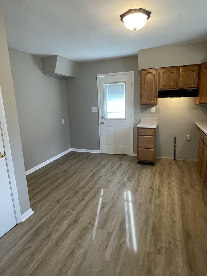 326 Blackwood Ave #NA - Photo 4 of 17