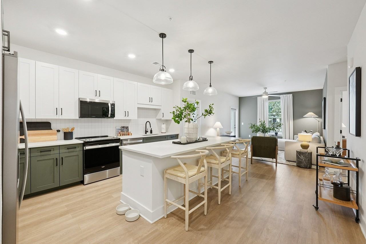 Alton LakeHouse - Photo 2 of 51