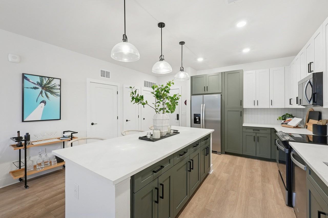 Alton LakeHouse - Photo 6 of 51