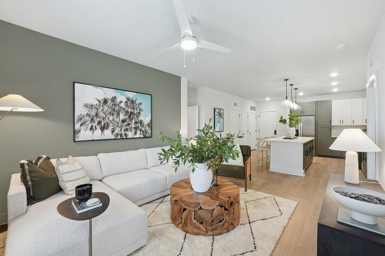 Alton LakeHouse - Photo 3 of 51