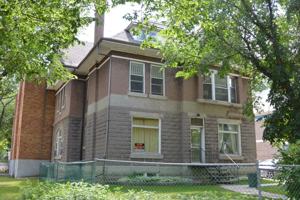 featured image of 1503 Victoria Ave