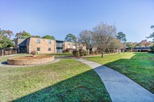 featured image of 1855 Boulevard De Province