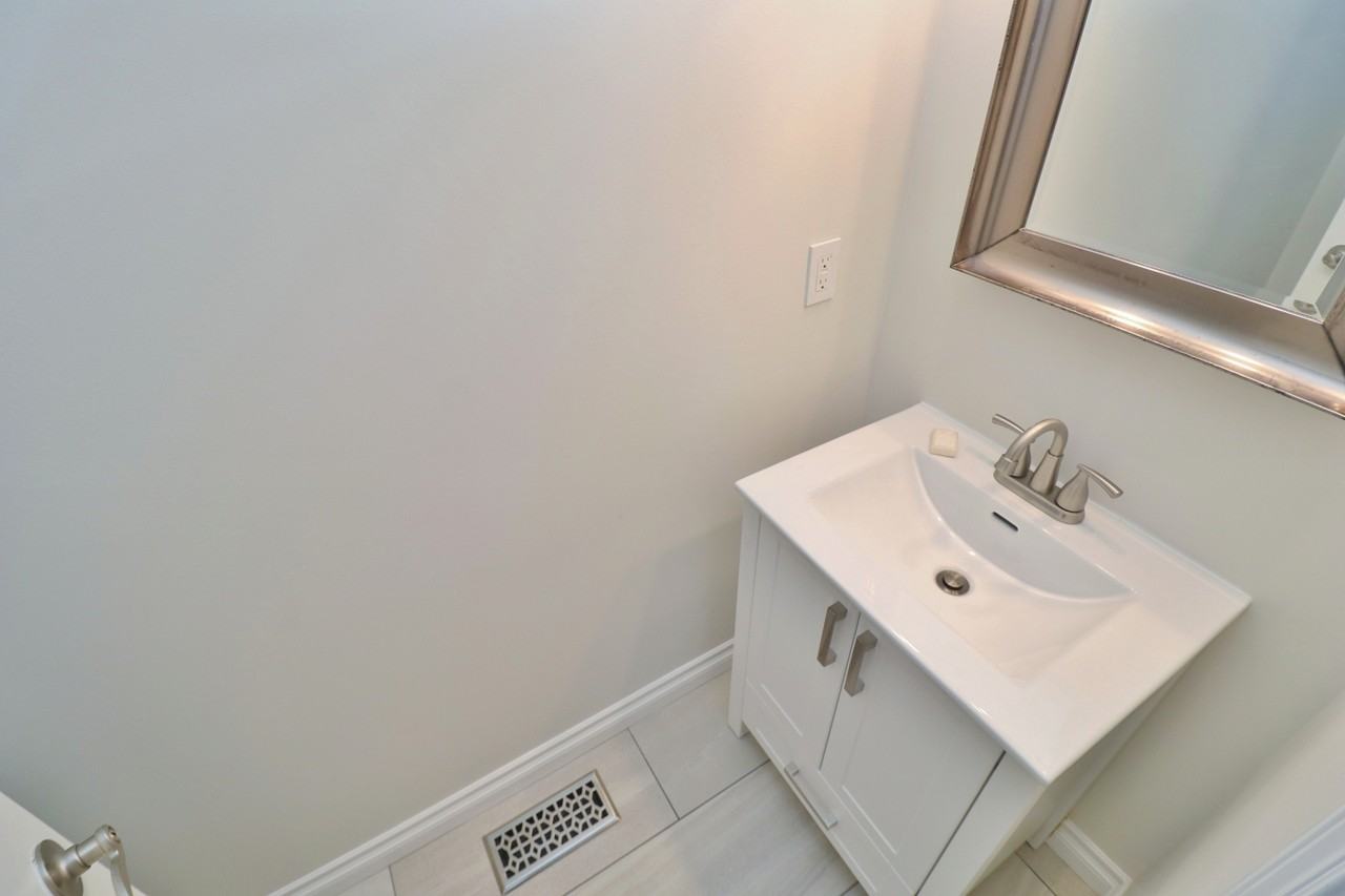 53 Saxton Private - Photo 3 of 50