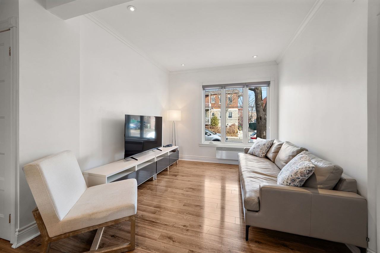 2070 Rue Connaught - Photo 5 of 12