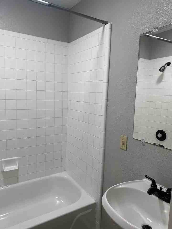 527 CEDAR ST - Photo 5 of 16