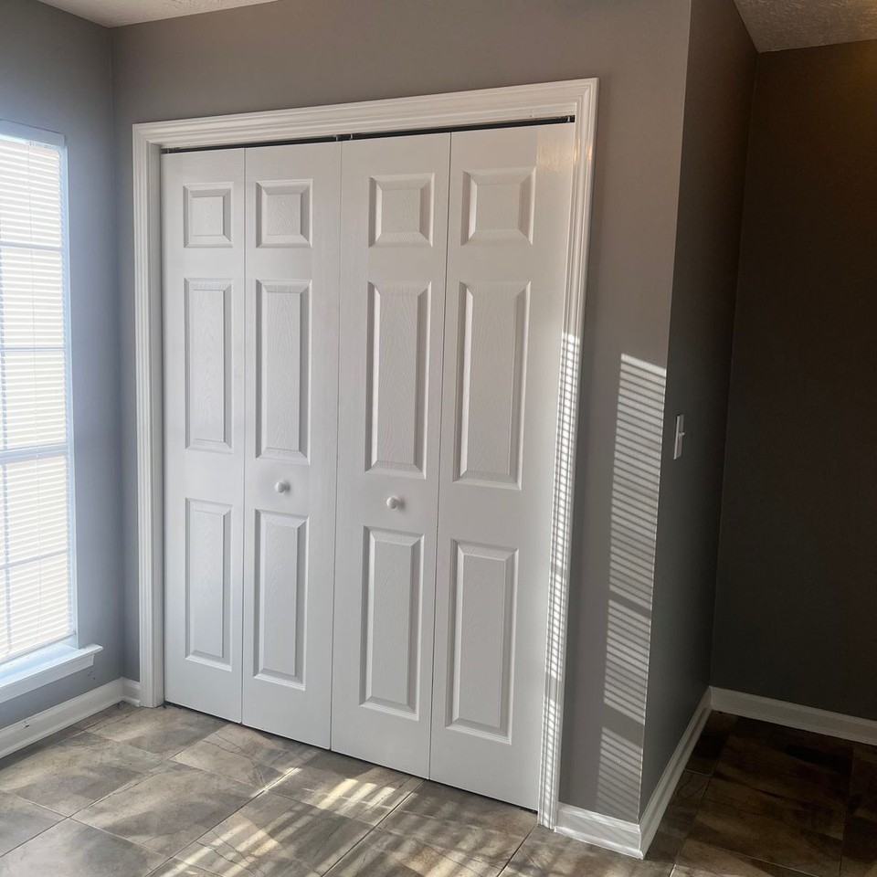 932 Eastern Oaks Dr - Photo 2 of 40