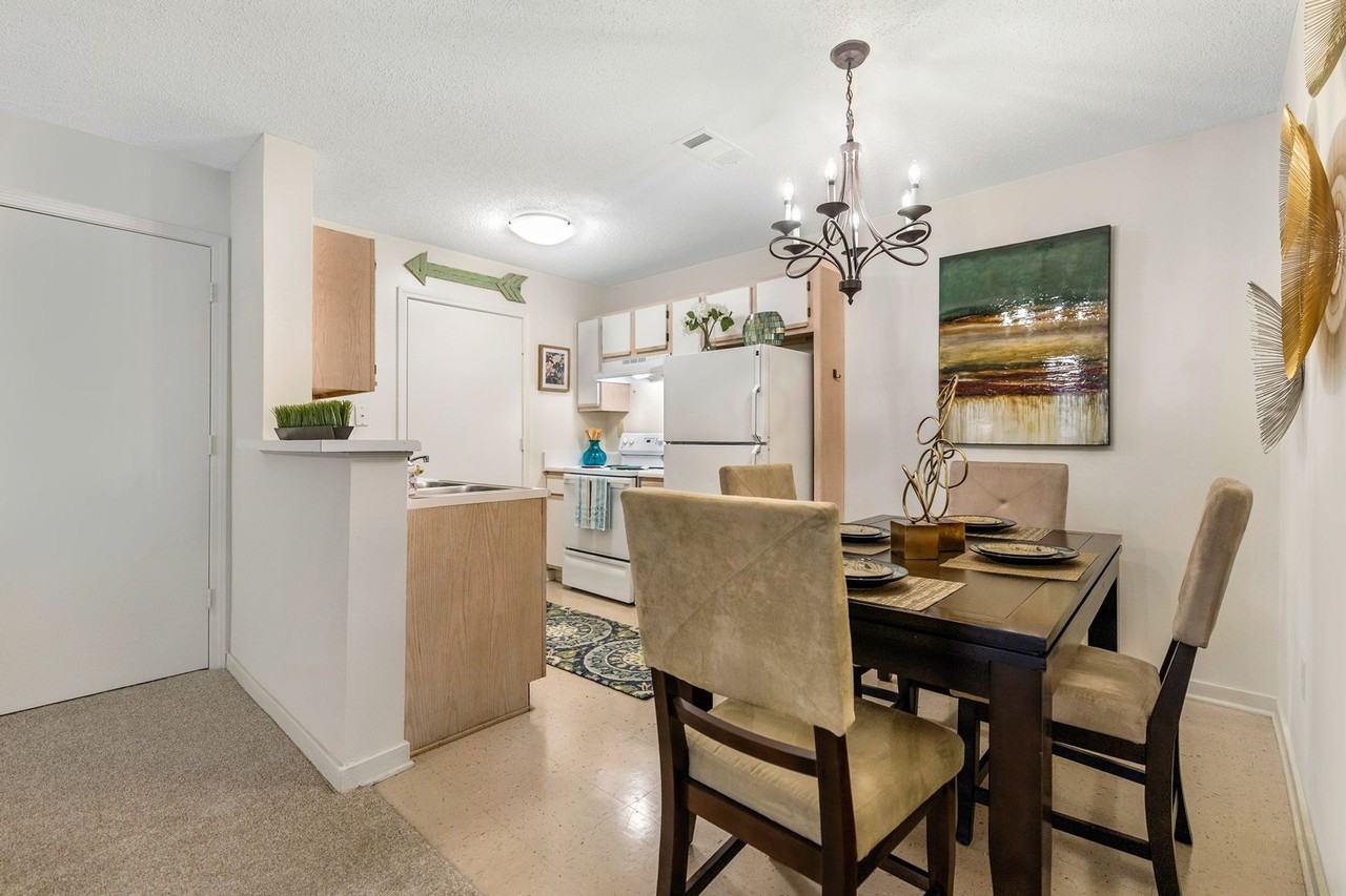 Arbor Gate - Photo 5 of 36