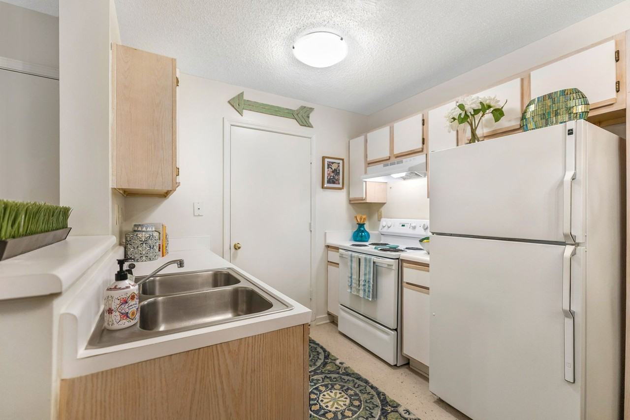 Arbor Gate - Photo 6 of 36