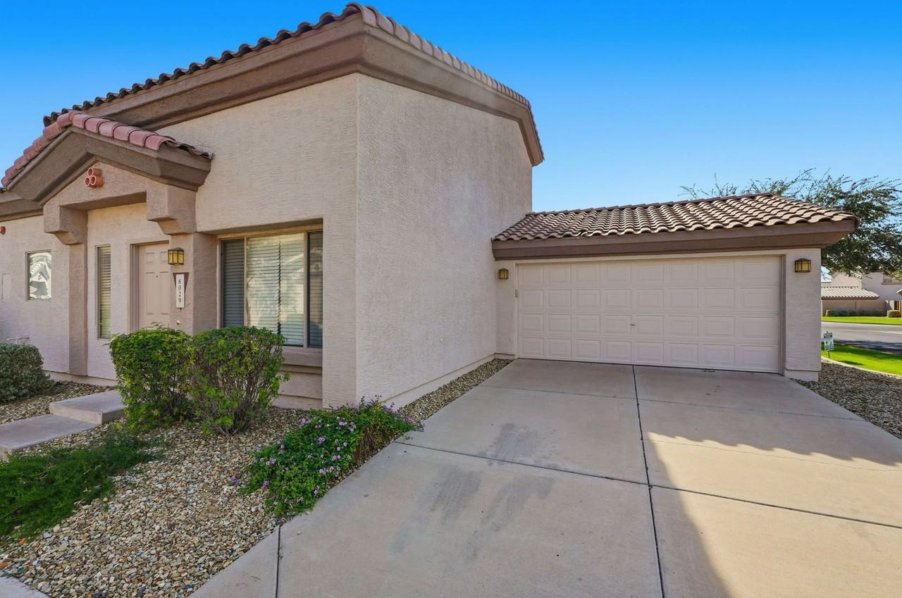 8029 Mary Jane Lane - Photo 2 of 38