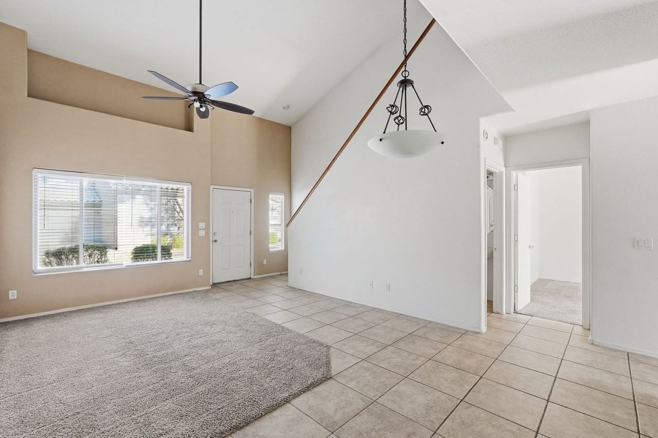 8029 Mary Jane Lane - Photo 7 of 38