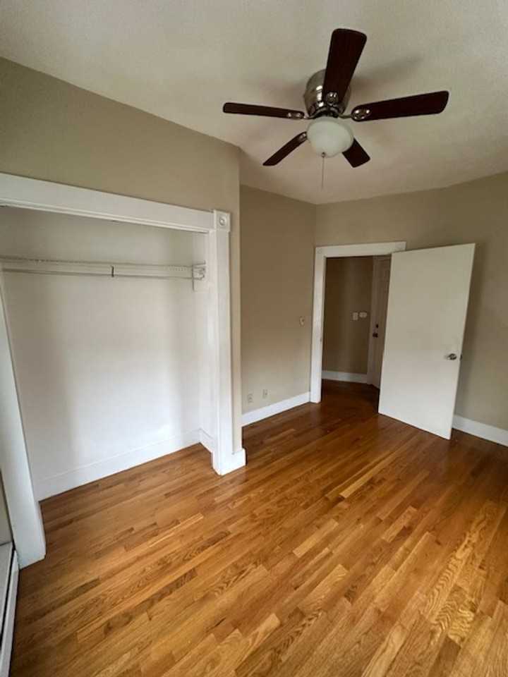 309 Newton St - Photo 5 of 18