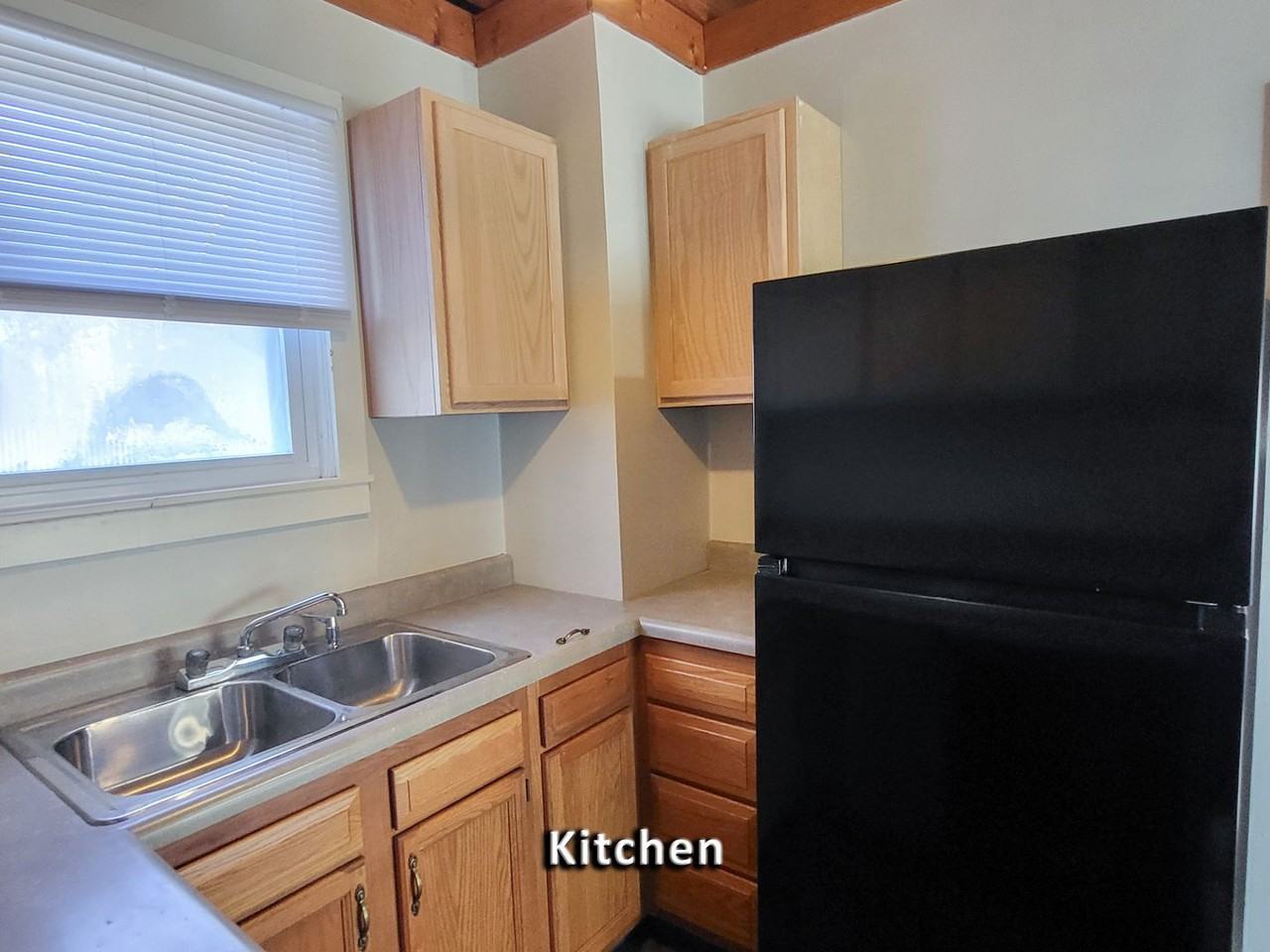 1511 Kossuth St - Photo 7 of 35