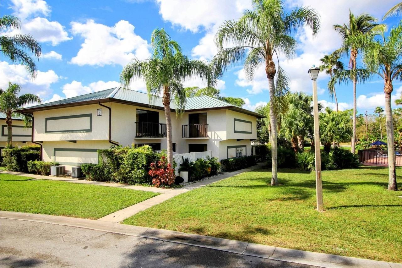 Sabal Palm Villas - Photo 2 of 6