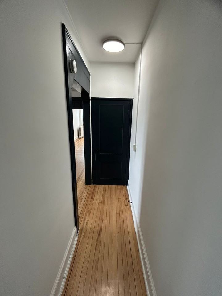 300 Elm Place - Photo 5 of 18