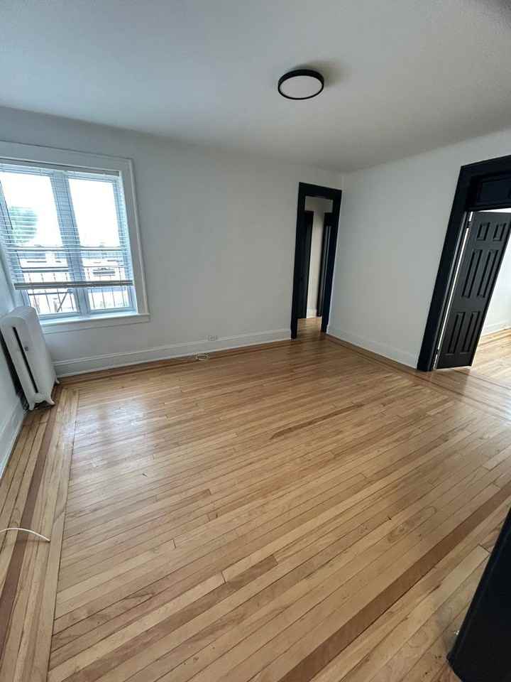 300 Elm Place - Photo 6 of 18