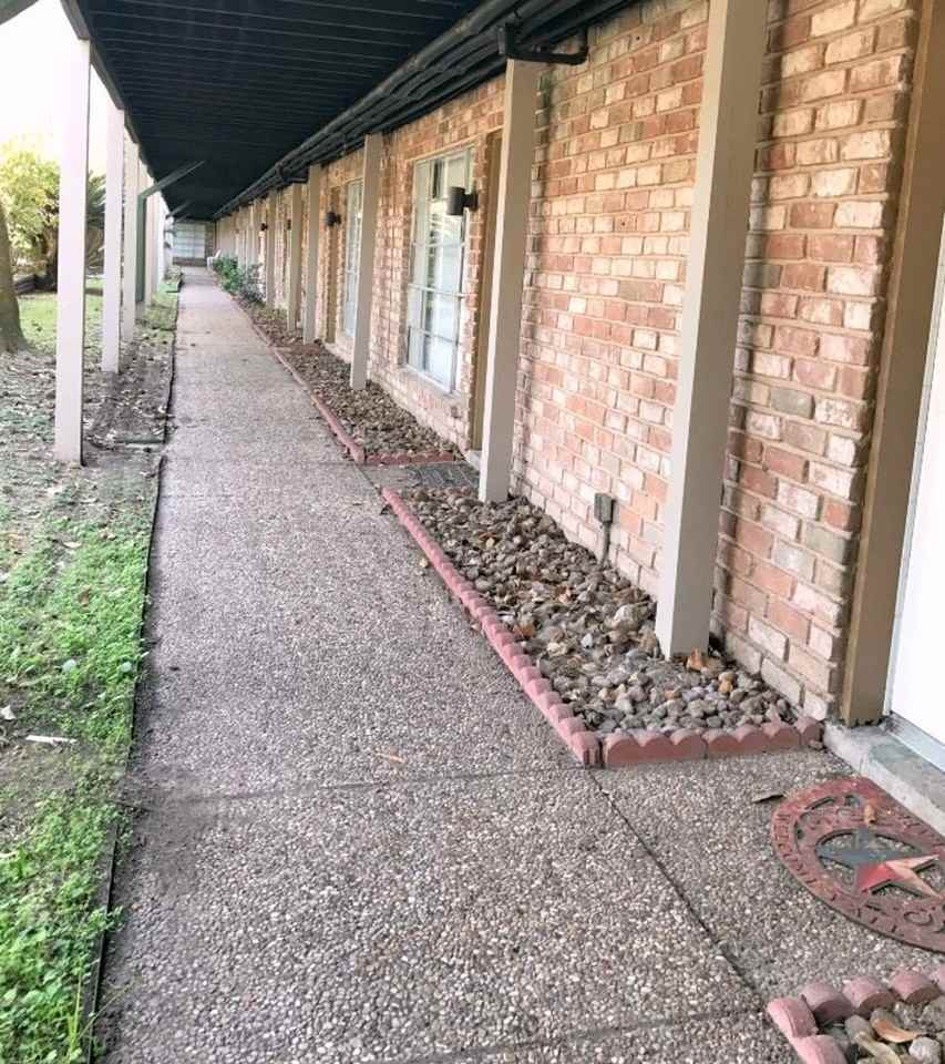 Live Oak Gardens - Photo 4 of 10