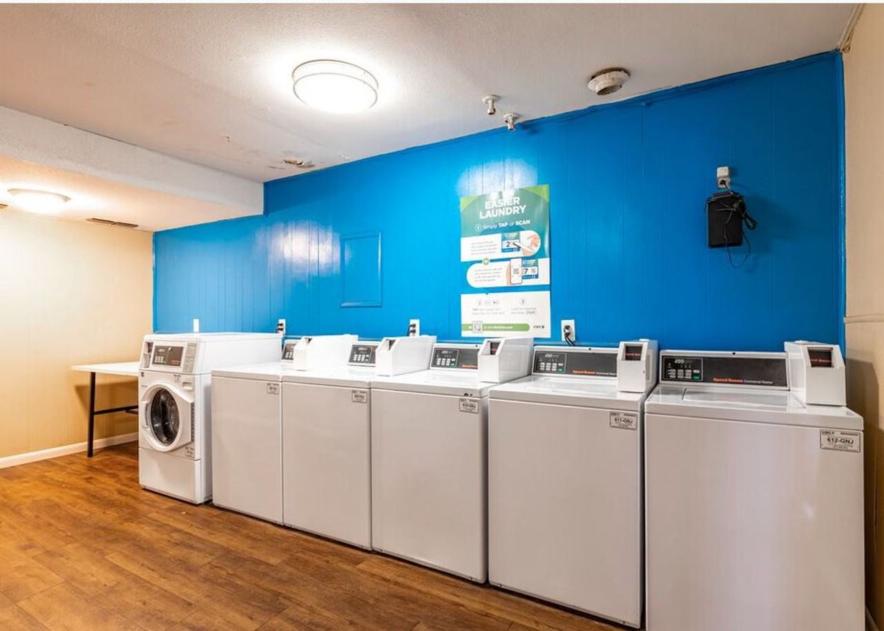 Courtyard Villas - Photo 4 of 10