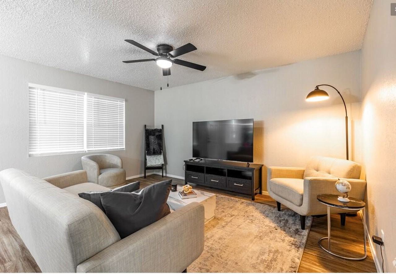 Courtyard Villas - Photo 7 of 10