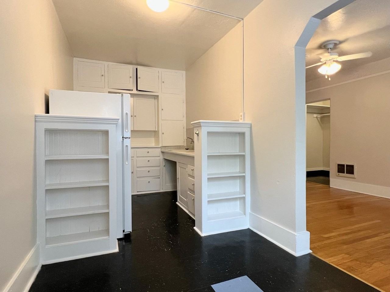 634 - Whitestone - Photo 3 of 24