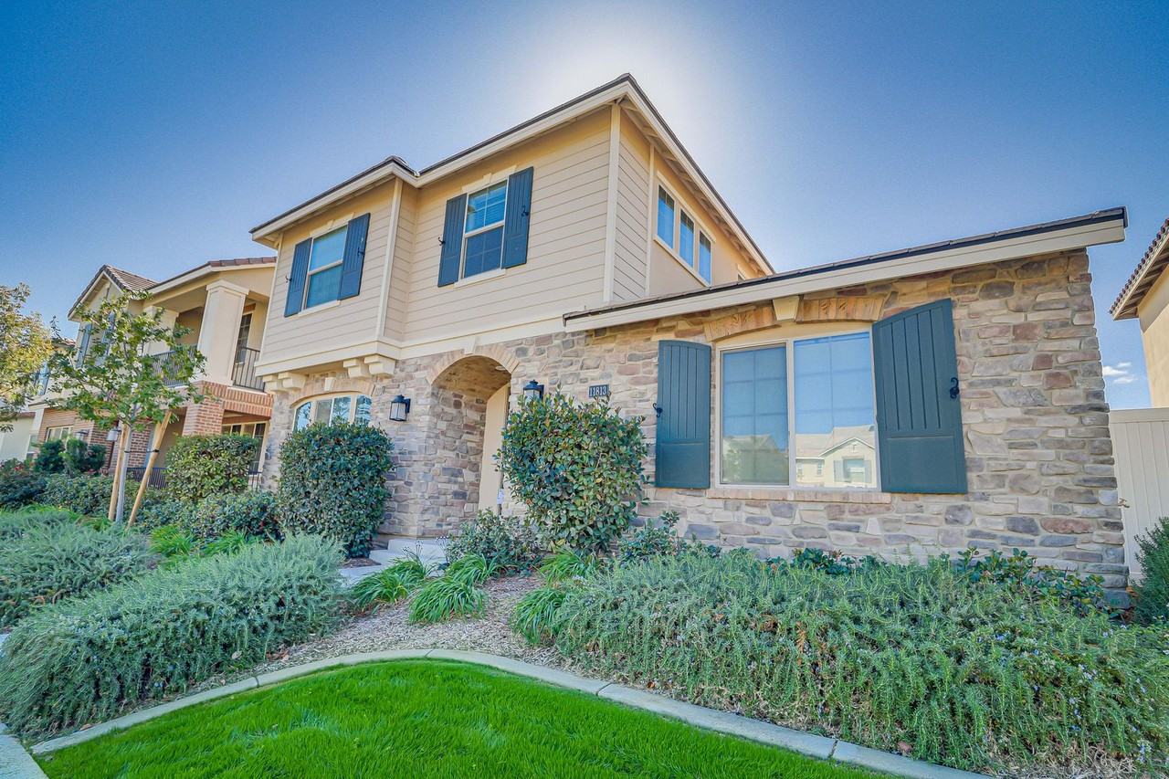 11813 Campus Park Dr - Photo 3 of 29