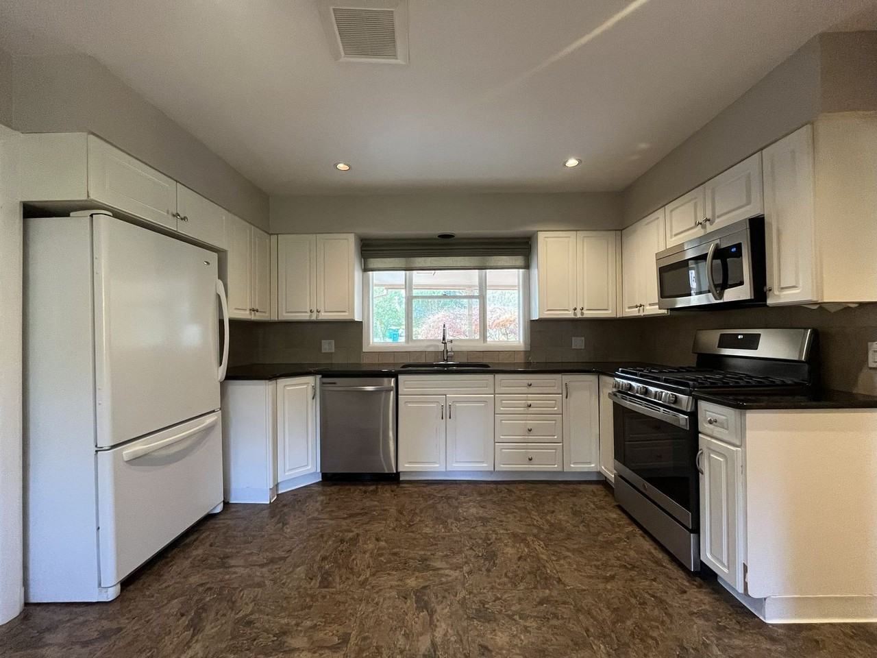 7280 Sw 83rd Ave - Photo 5 of 44